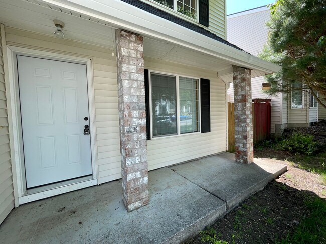 Building Photo - Spacious 4-Bedroom, 2.5-Bath Home with Deck, Fireplace & Updated Kitchen
