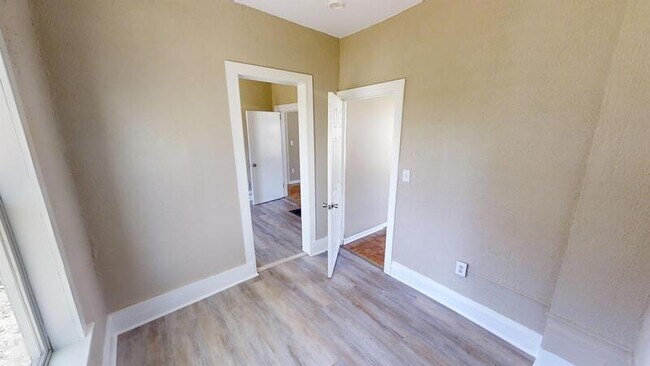 Building Photo - 716 Pearl St