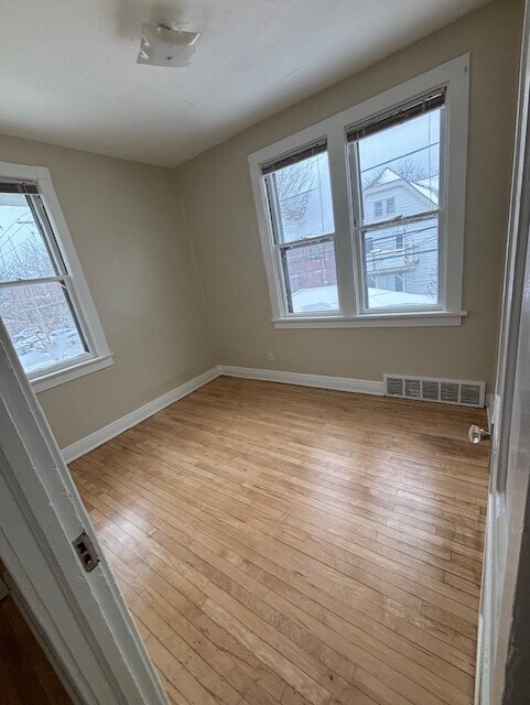 Building Photo - 1012 E Clarke St