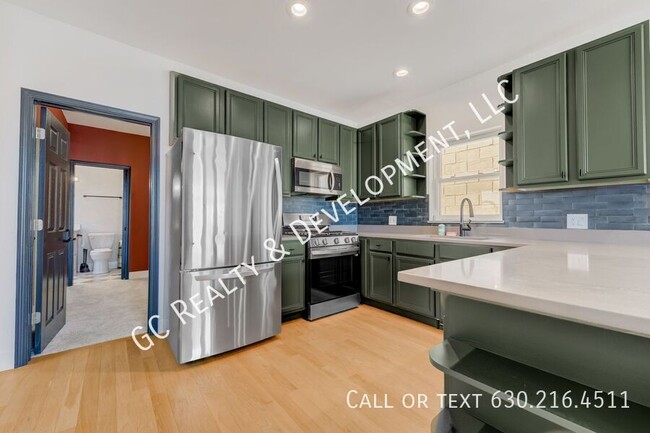 Building Photo - *** FULLY RENOVATED / FREE 87-IN TV INCLUD...