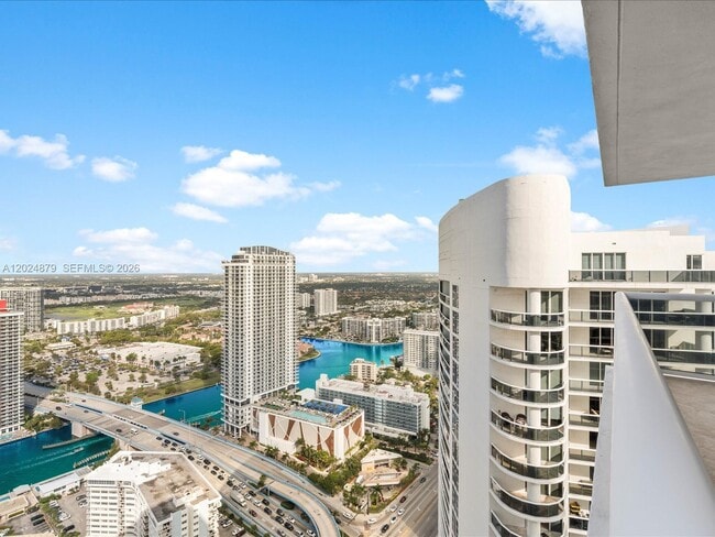 Building Photo - 1830 S Ocean Dr