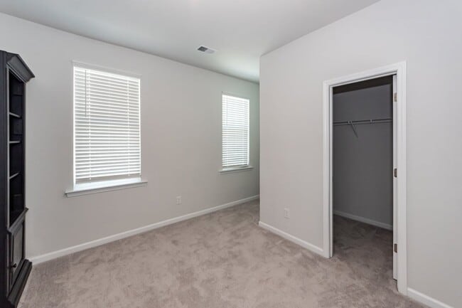 Building Photo - 214 Narrowleaf Ave