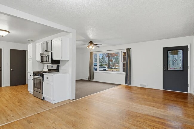 Building Photo - Kay Avenue