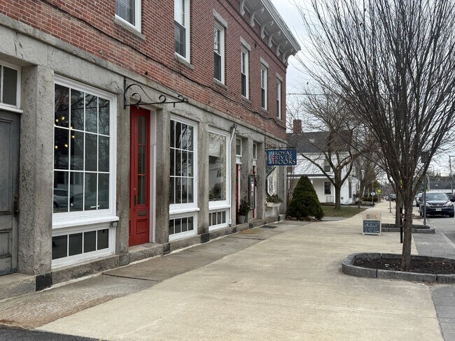 Building Photo - 366 Main St