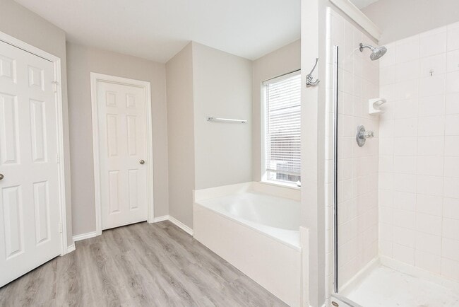 Building Photo - 3935 Carters Lake Dr
