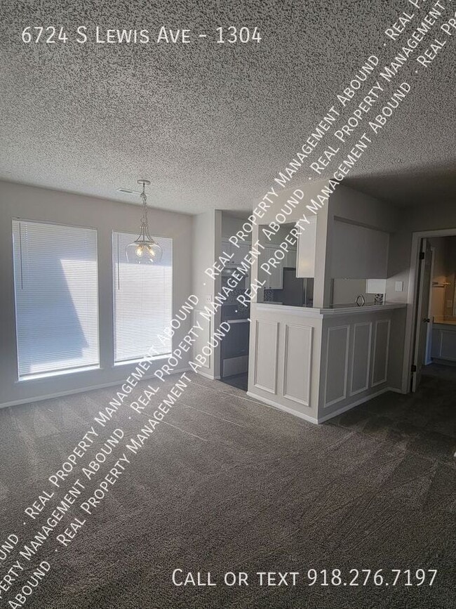 Building Photo - 6724 S Lewis Ave