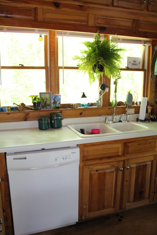 Building Photo - 104 Trinity Pond Road