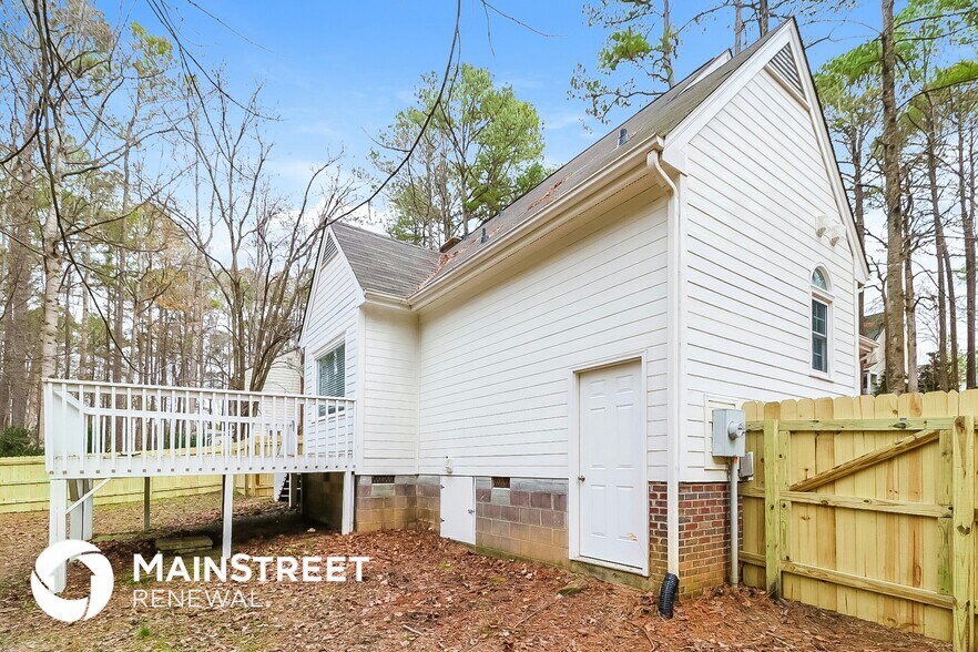 Building Photo - 8812 Reigate Ln