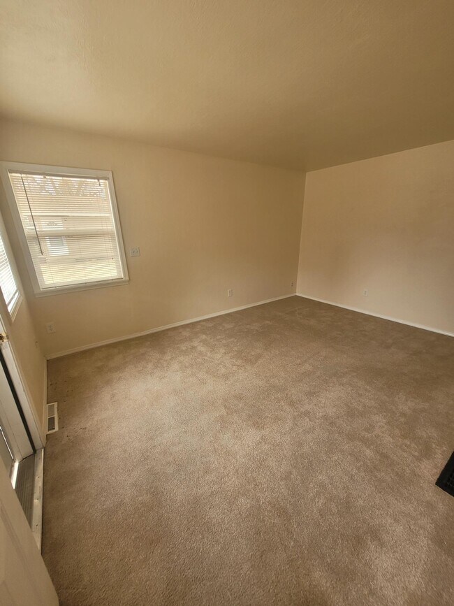 Building Photo - 1317 E. Las Animas St