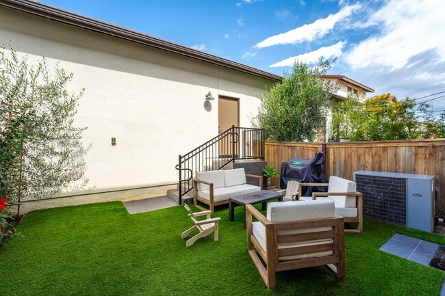 Building Photo - 10553 San Jose St