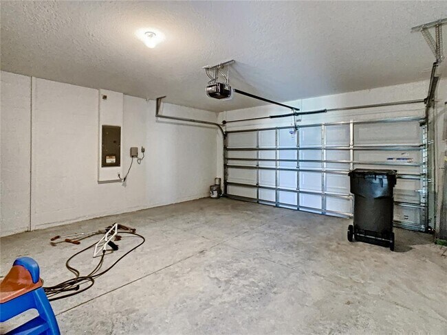 Building Photo - 16506 Mosaic Oar Dr