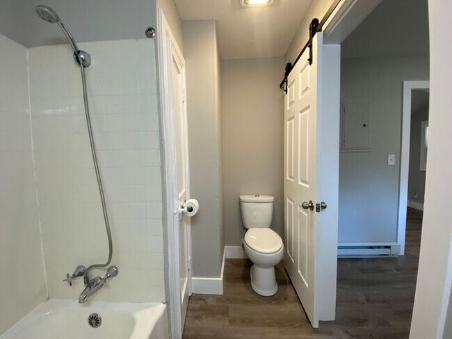 Building Photo - Cute 1BR / 1 BA Cottage in East Nashville