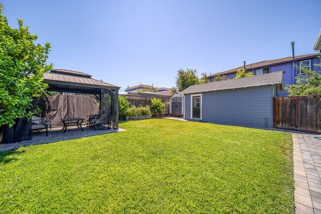 Building Photo - 734 Cassia St