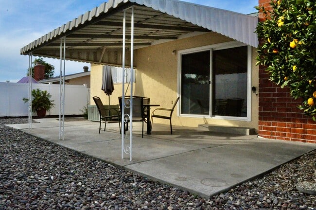 Building Photo - 7695 Torrem St