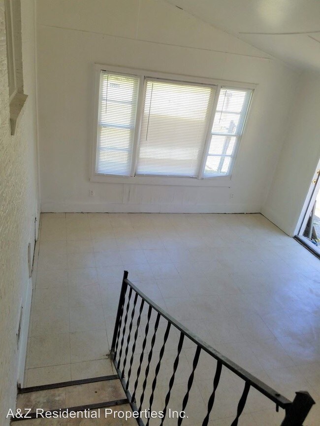 Building Photo - 3 br, 2 bath House - 419 E. Gay Street