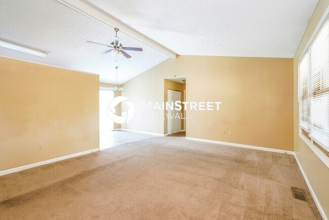 Building Photo - 3 Bedroom Pet-Friendly Home in Franklin, I...