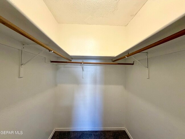 Building Photo - 1808 Loanda Ln