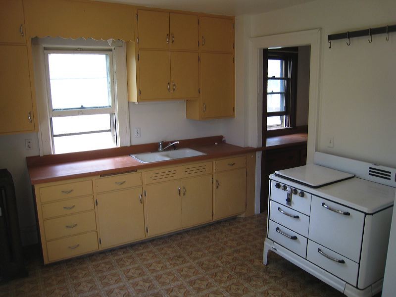new gas stove now... - 945 Spaight St