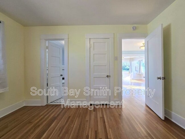 Building Photo - 223 S Guadalupe Ave