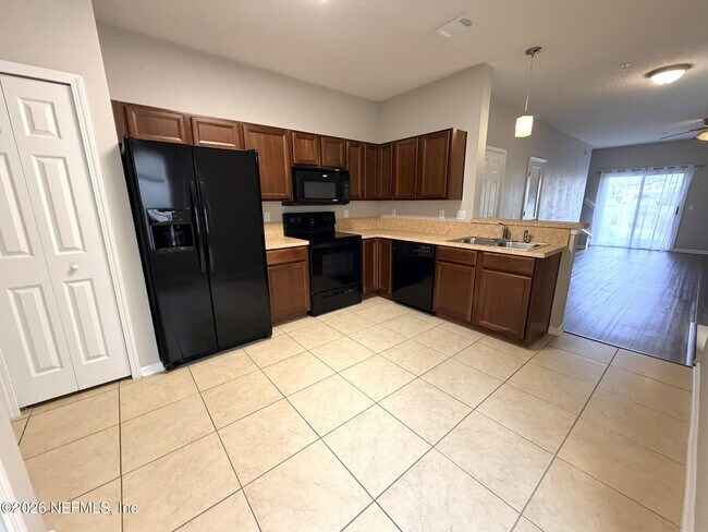 Building Photo - 295 Leese Dr