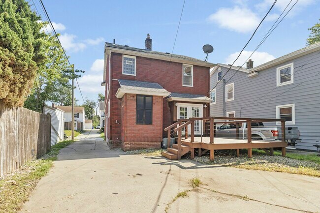 Building Photo - 1542 Craigwood Rd