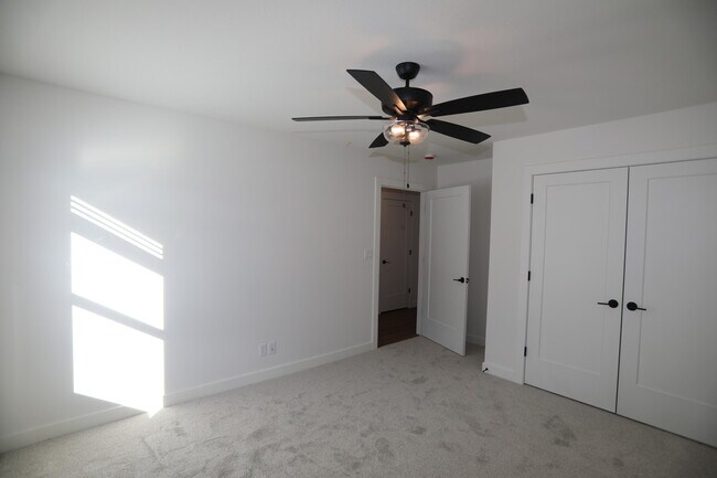 Building Photo - 4400 Kingston Heath Dr