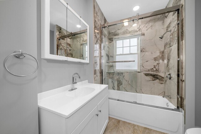 Building Photo - 28 Richardson Ave