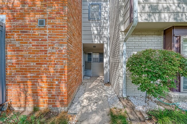 Building Photo - 14179 Misty Meadow Ln