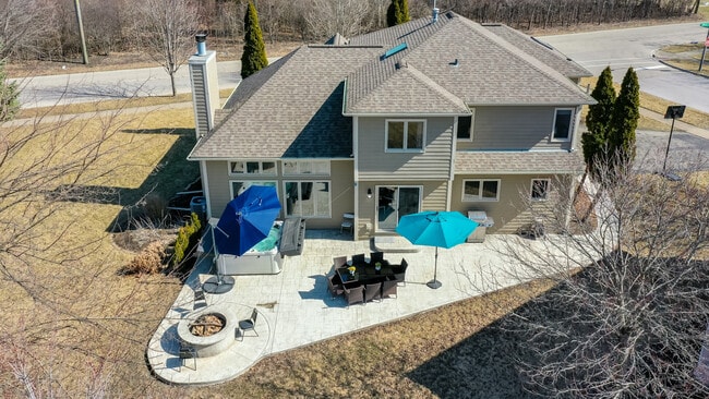 Building Photo - 2655 Molitor Rd