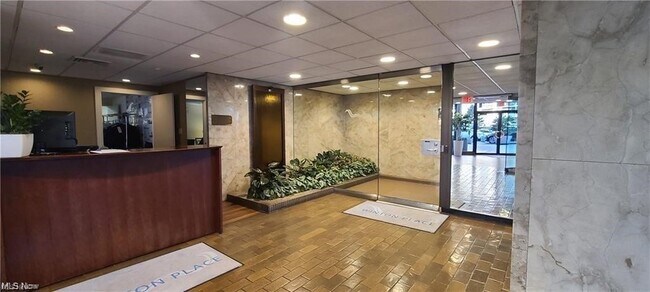 Building Photo - 12700 Lake Rd