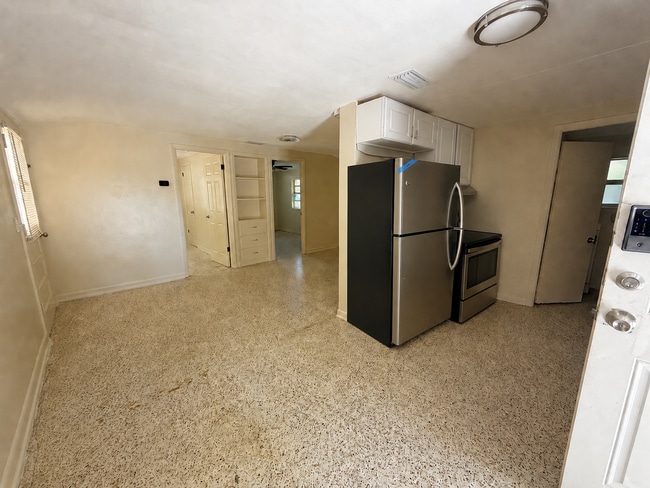 Building Photo - 5808 Olive Dr