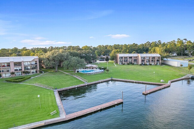 Building Photo - 15575 Marina Dr