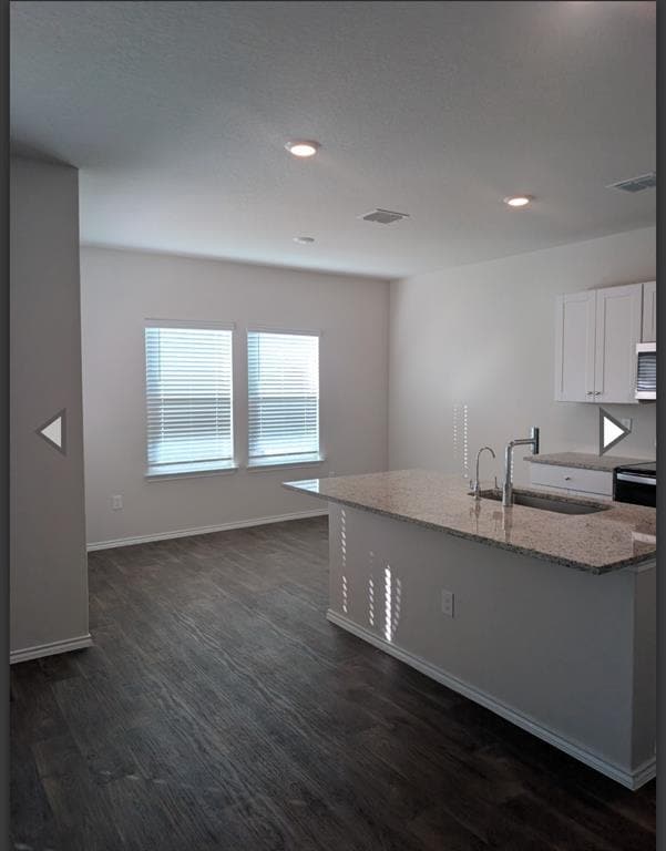 Building Photo - 3011 Lindenwood Wy