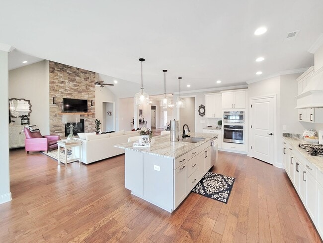 Building Photo - Gorgeous 3 Bedroom, 3 Bath Home Built in 2021- Madison, Alabama