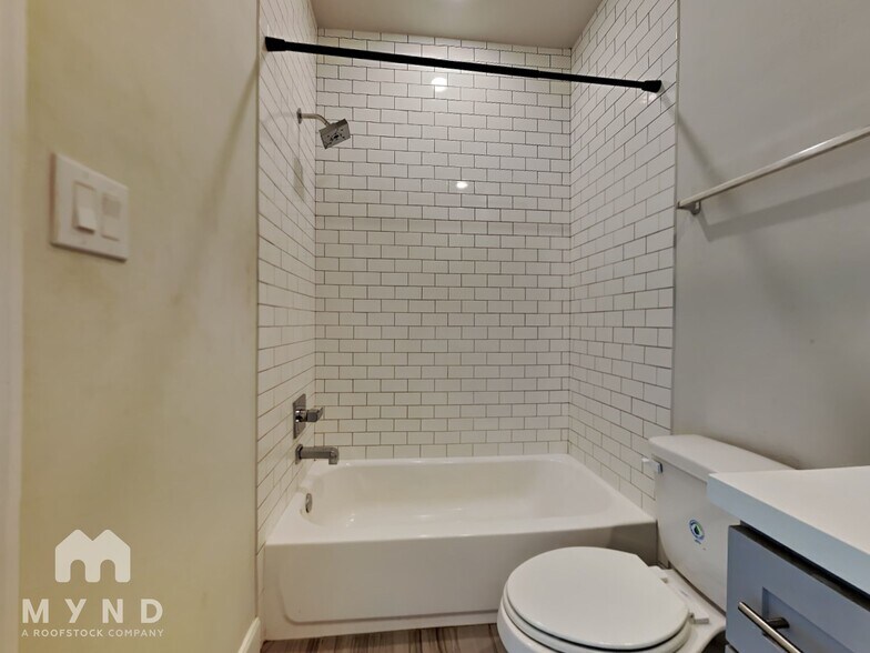 Building Photo - 353 Eado Park Cir