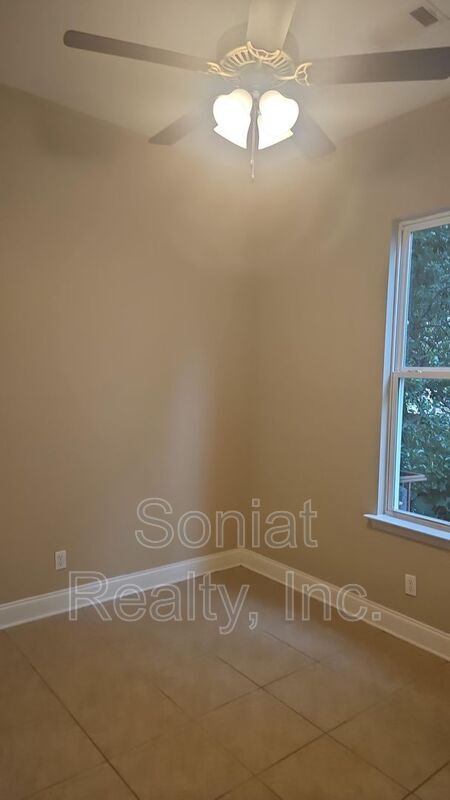 Building Photo - 5728 Wickfield Dr