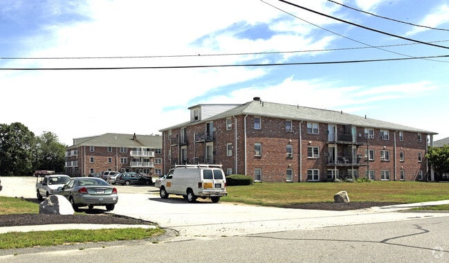 Primary Photo - Country Club Estates Condominiums