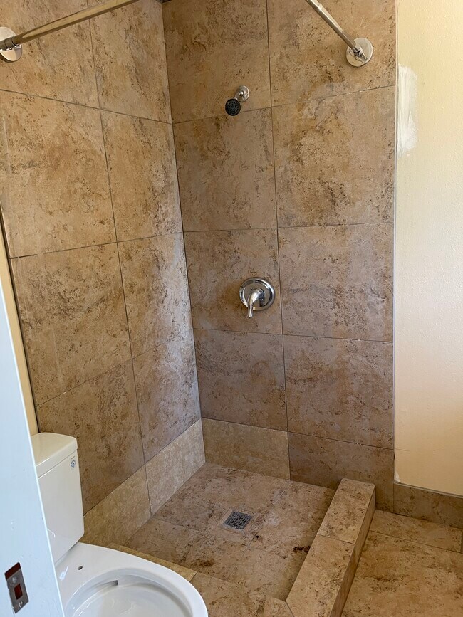 Master bathroom - 1018 142nd Ave SE