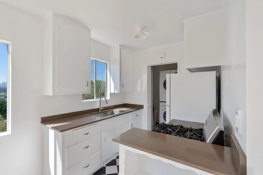 Building Photo - 2001 N Alvarado St