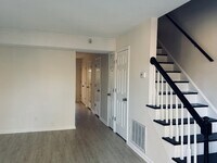 Building Photo - 1513 Kendall Dr