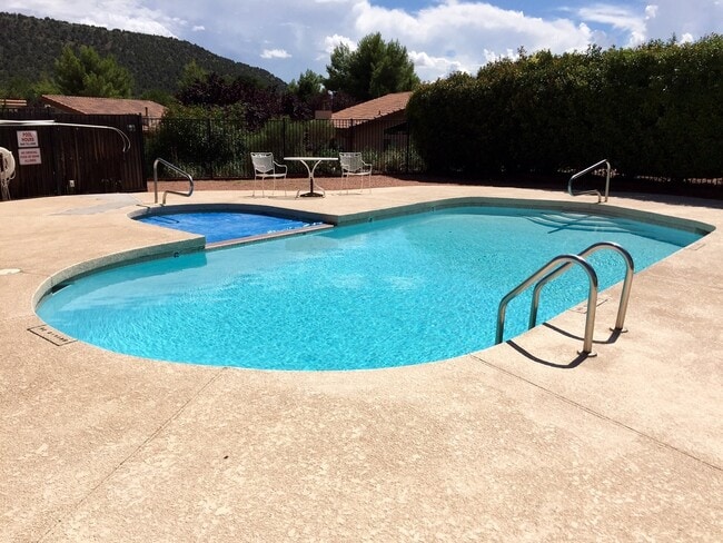 Building Photo - Tierra Sienna Condo- 6-Month Lease Term