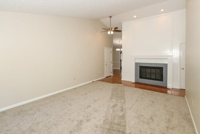 Building Photo - Walk from this Charming Home To The Carmel Arts District!