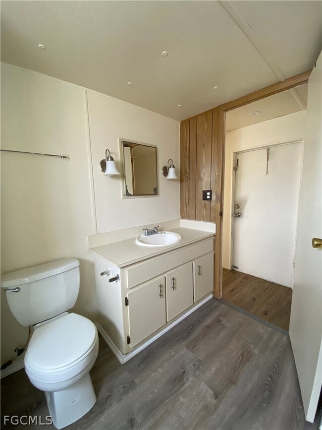 Building Photo - 2207 Cantor Ln