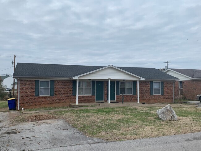 Primary Photo - 2111 Rock Creek Dr