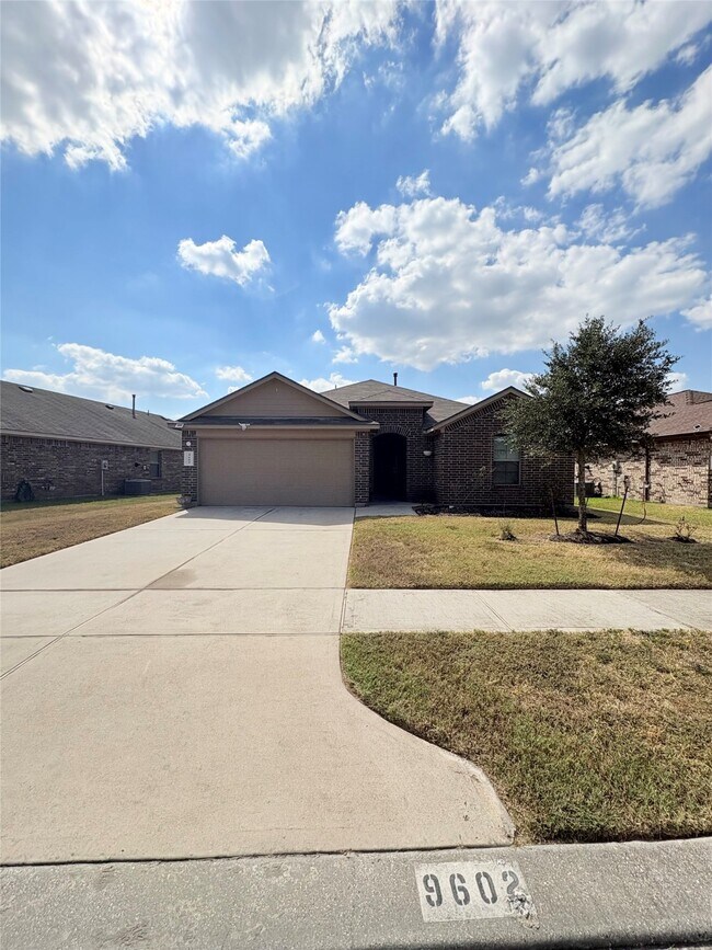 Building Photo - 9602 Paloma Creek Dr