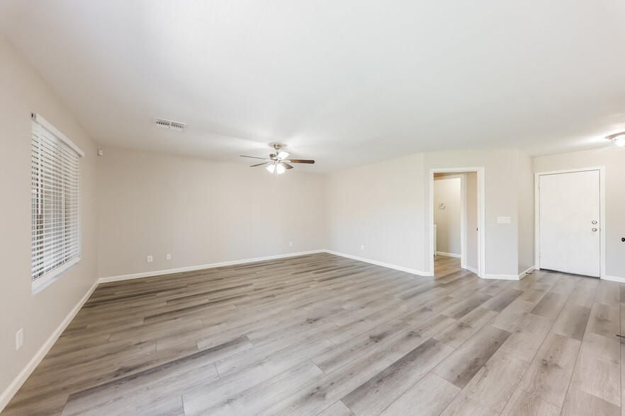 Building Photo - 11830 W Avenida Del Sol