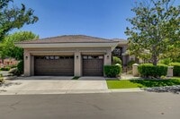 Building Photo - Single Story in Country Club Hills!