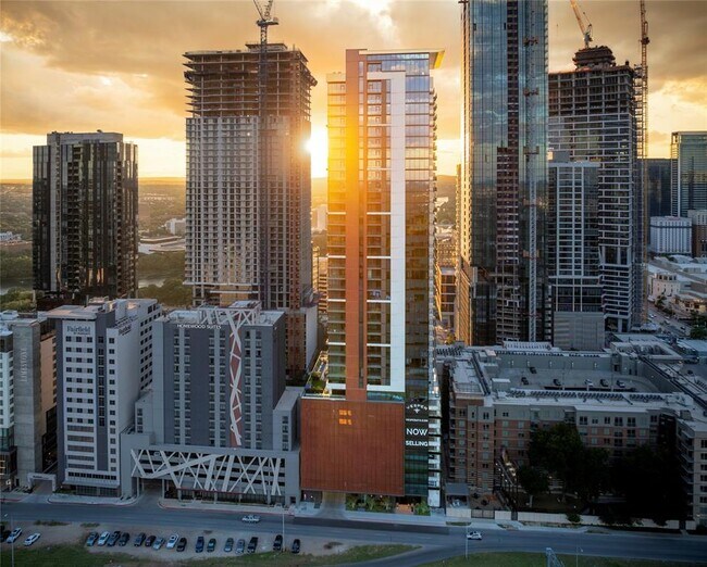 Building Photo - 84 East Ave