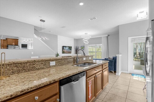 Building Photo - 2933 Banana Palm Dr