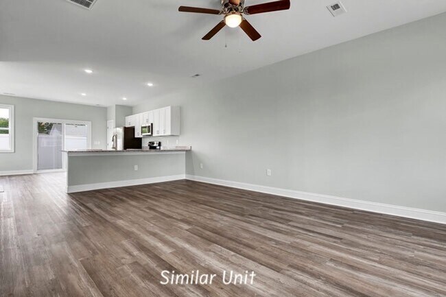 Building Photo - 305 Starfish Ln